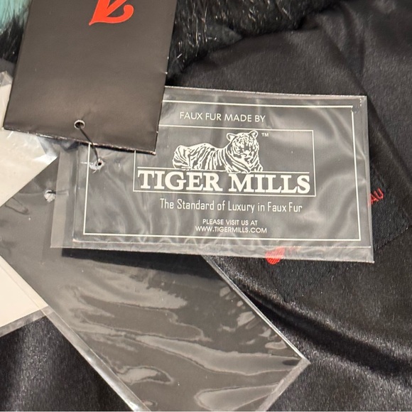 Adrienne Landau Black Suede Leather Faux Fur Sequin Cape NWT Brand New - Picture 9 of 11